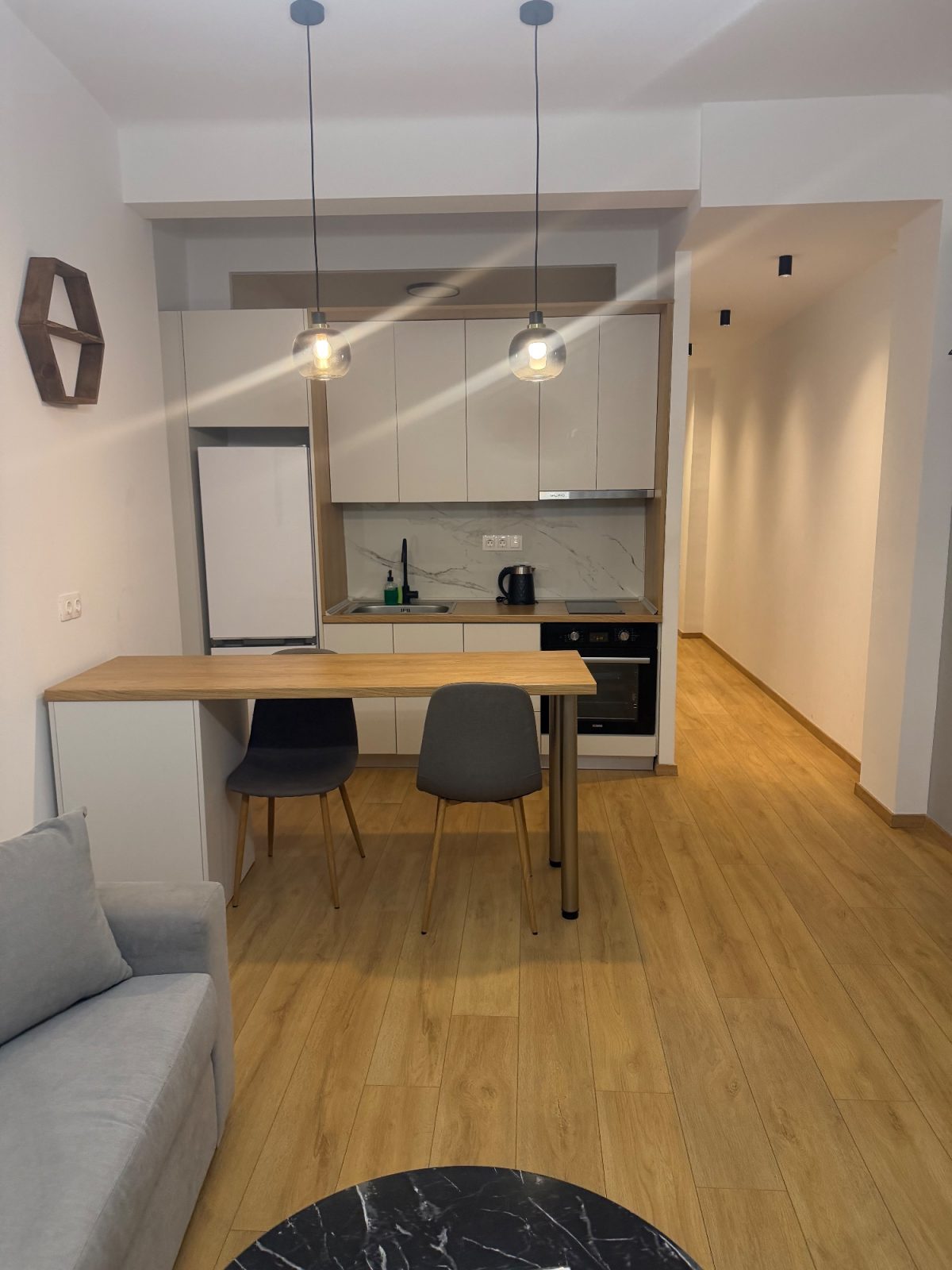 Renovated 81 sqm Apartment in Thessaloniki, Near Metro and Sea